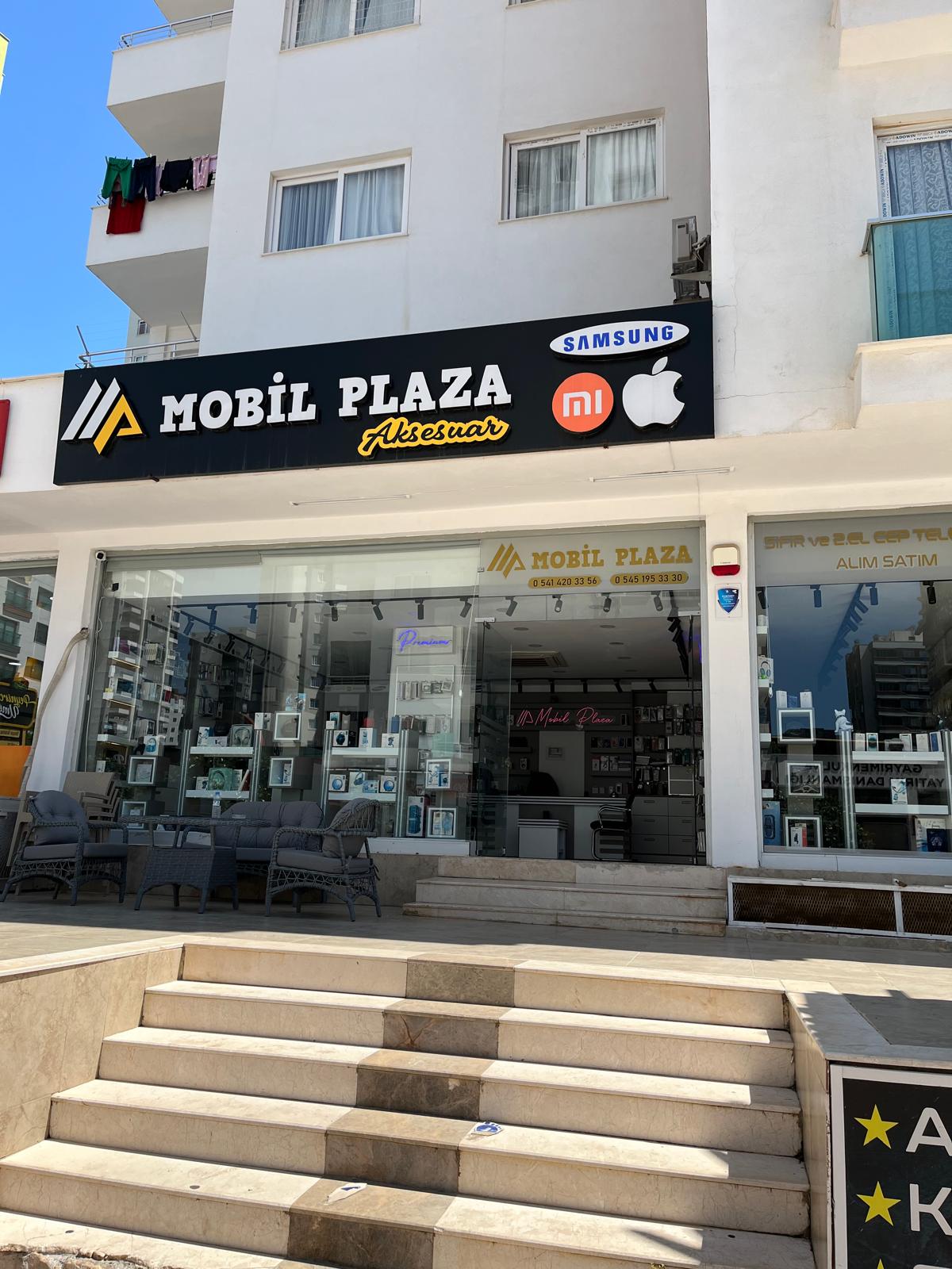 Mobil Plaza 